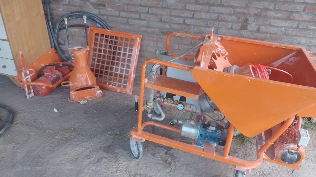 Máquina proyectora trifásica